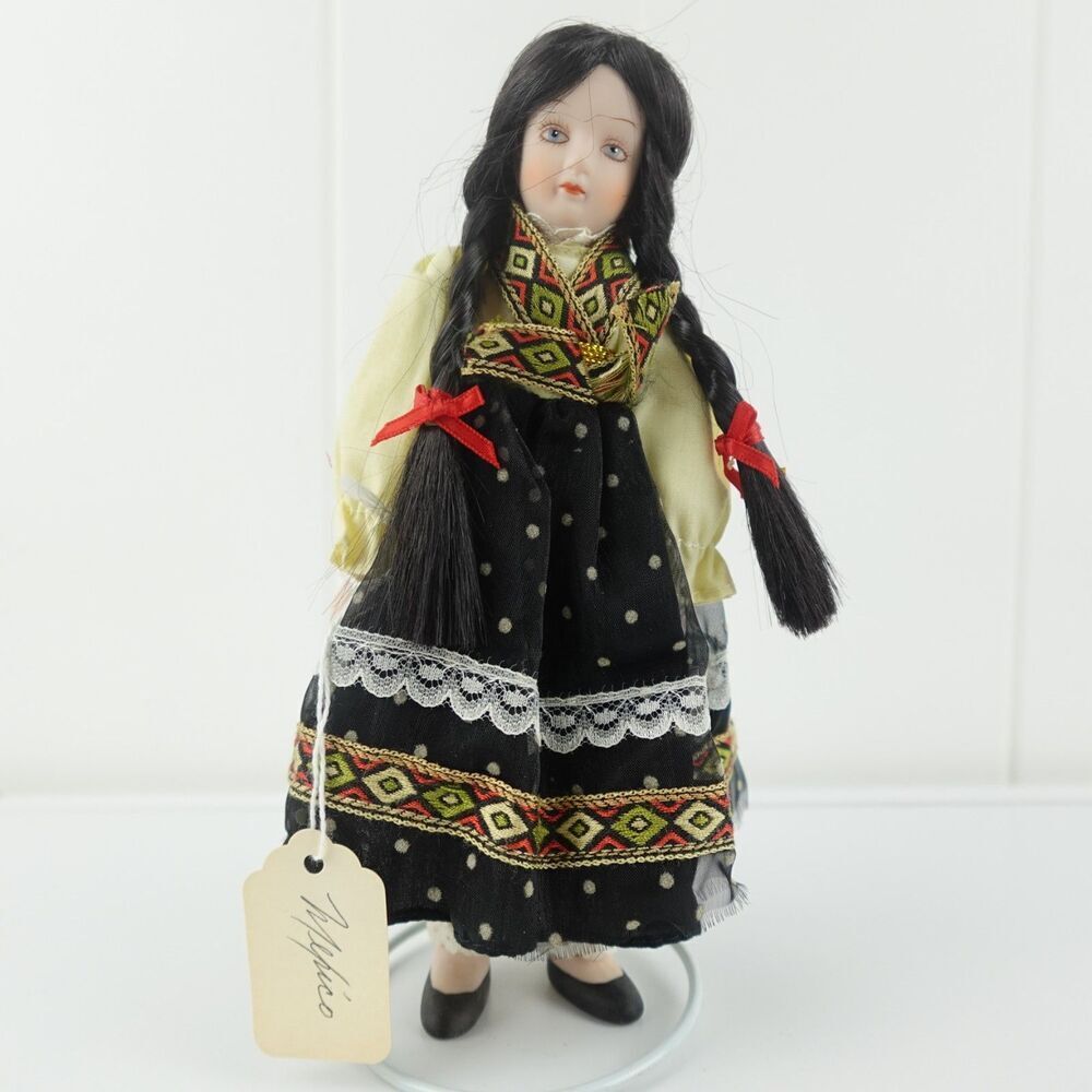 Russ Berrie International Doll Carmen Mexico